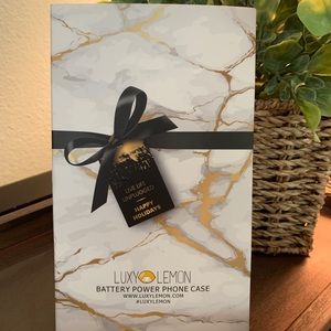 LuxyLemon phone case with ring